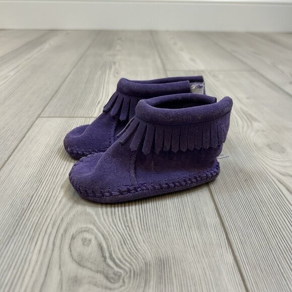 Minnetonka Infants Suede Back Flap 3" Round Toe Bootie Purple Size 2 - Picture 1 of 6
